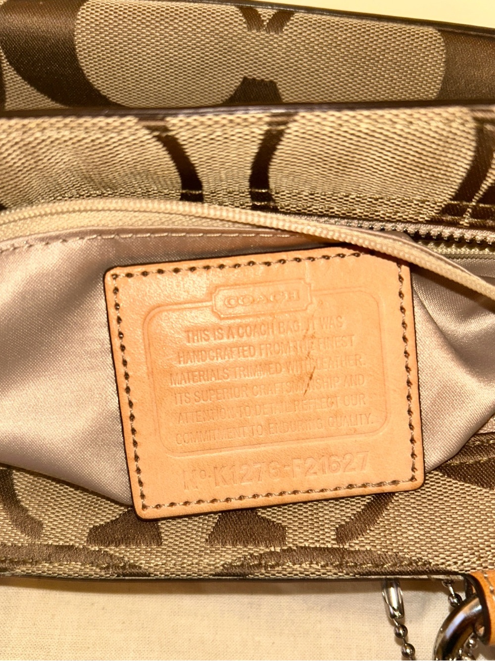 Coach Hampton Signature Monogram Handbag . Y2K Vintage Beauty - Picture 15 of 15